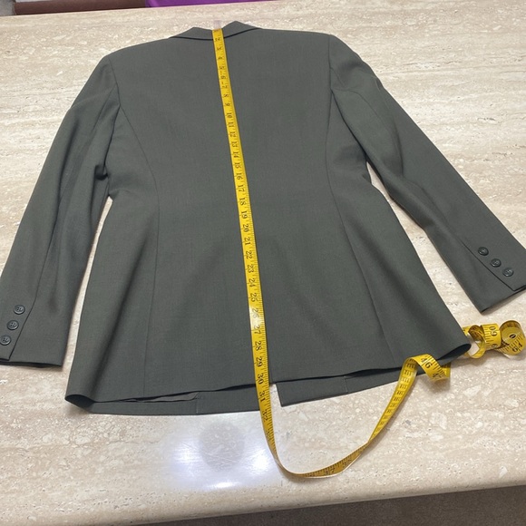 Beautiful Cache Greenish color Suit, Excellent Condition, absolutely no flaws, - Picture 10 of 16